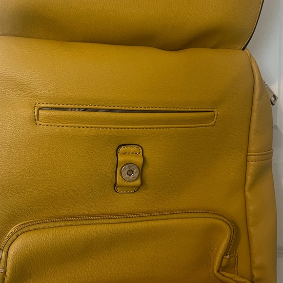 Chic Yellow Backpack with Patterned Interior - Picture 3 of 4
